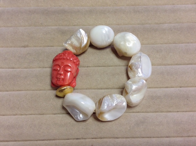 Armband Südseemuscheln mit Buddha (Howlith)