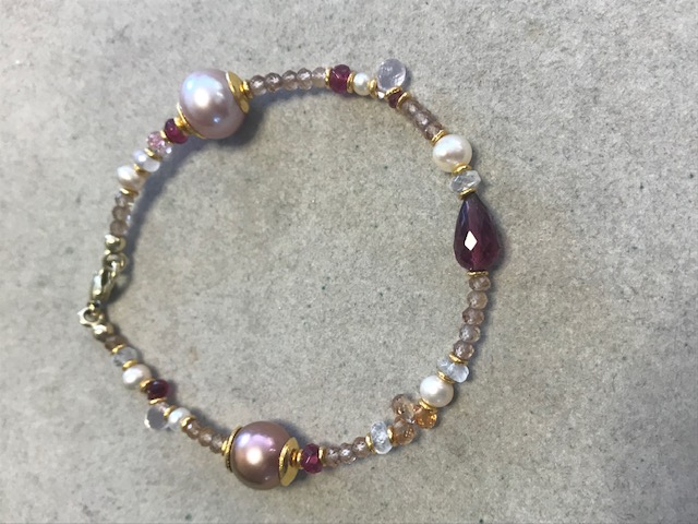 Armband mit Süßwasser-Perlen, Turmalin, rosa Saphir, Rosenquarz